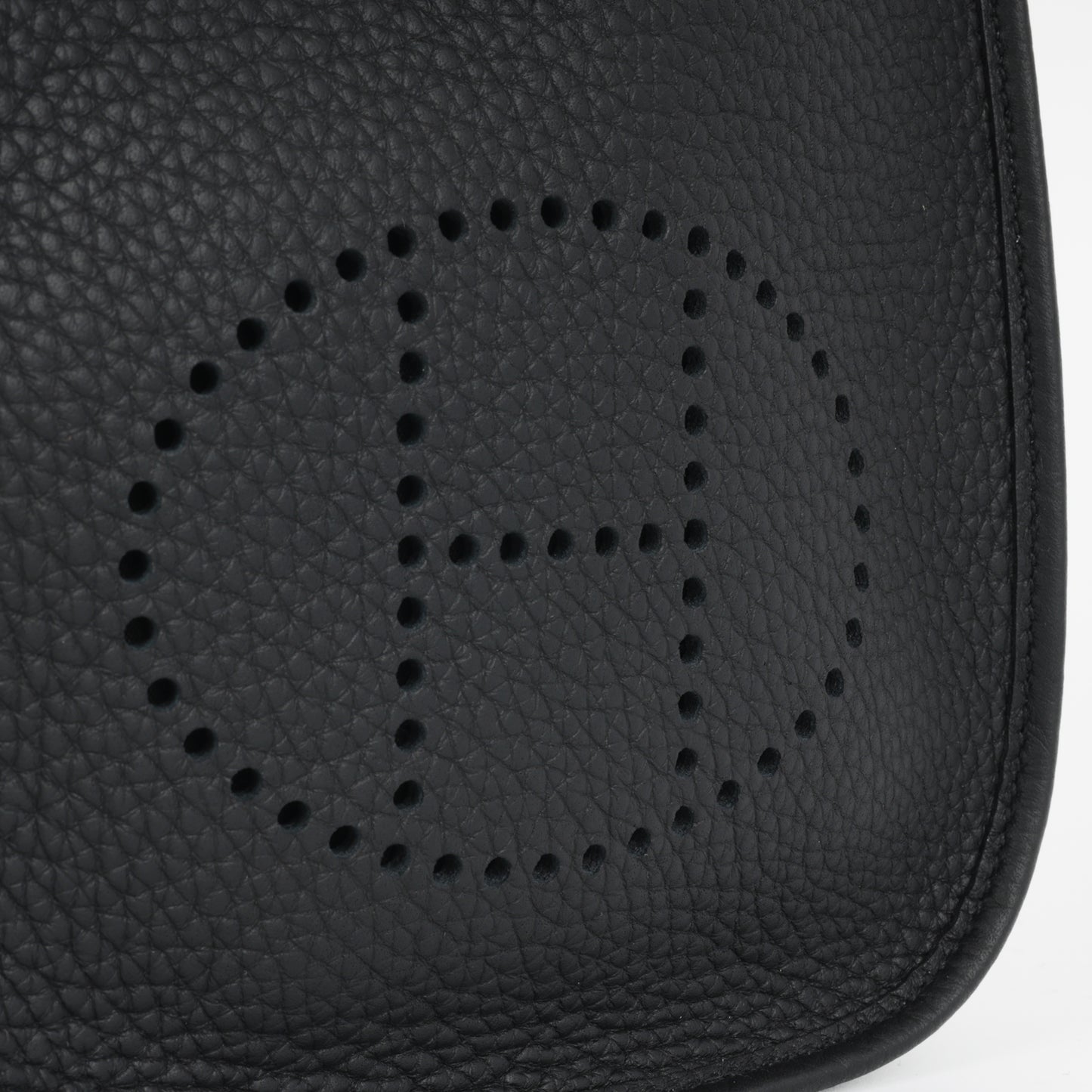 Hermès Mini Evelyne 16 - Black Clemence | Palladium Hardware