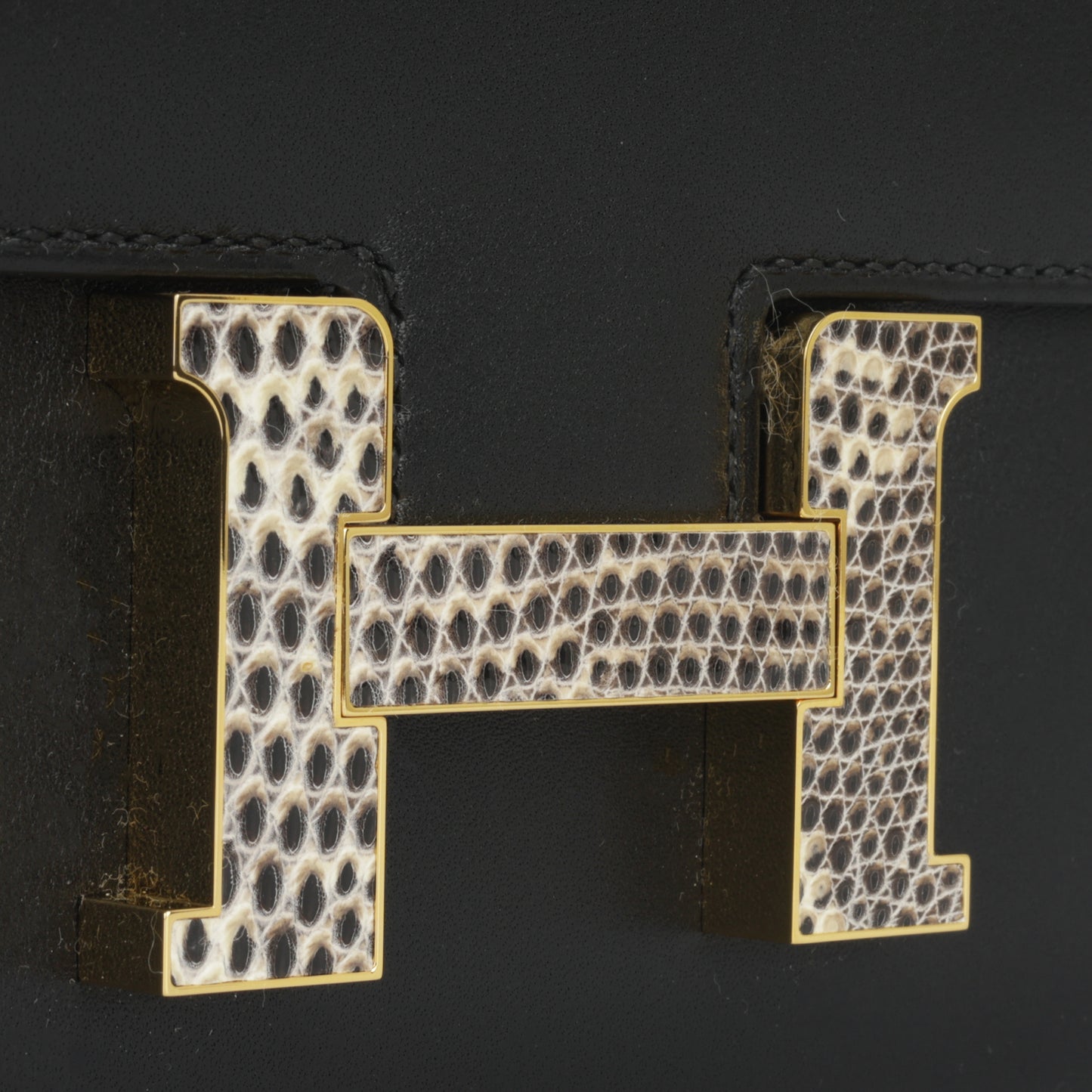 Constance 18 - Noir Evercalf