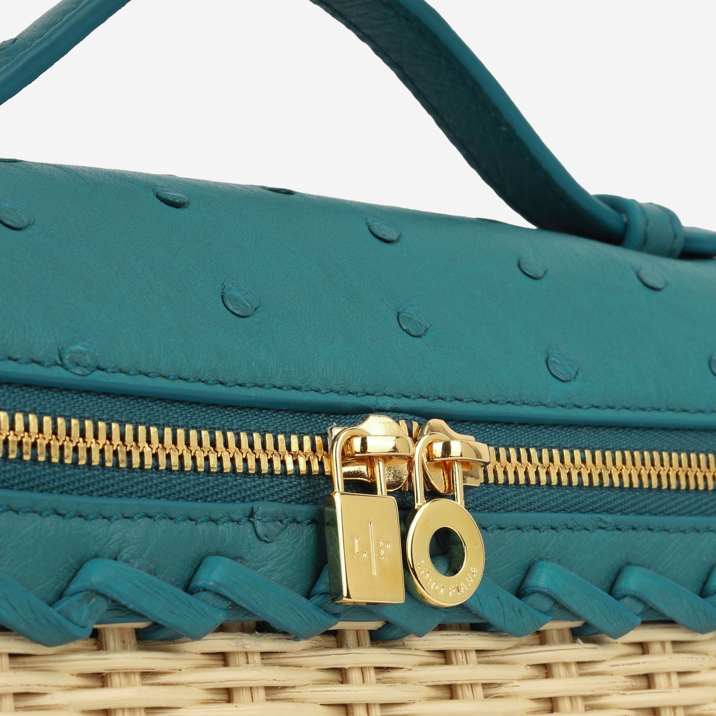 Extra Pocket L19 East West Ostrich