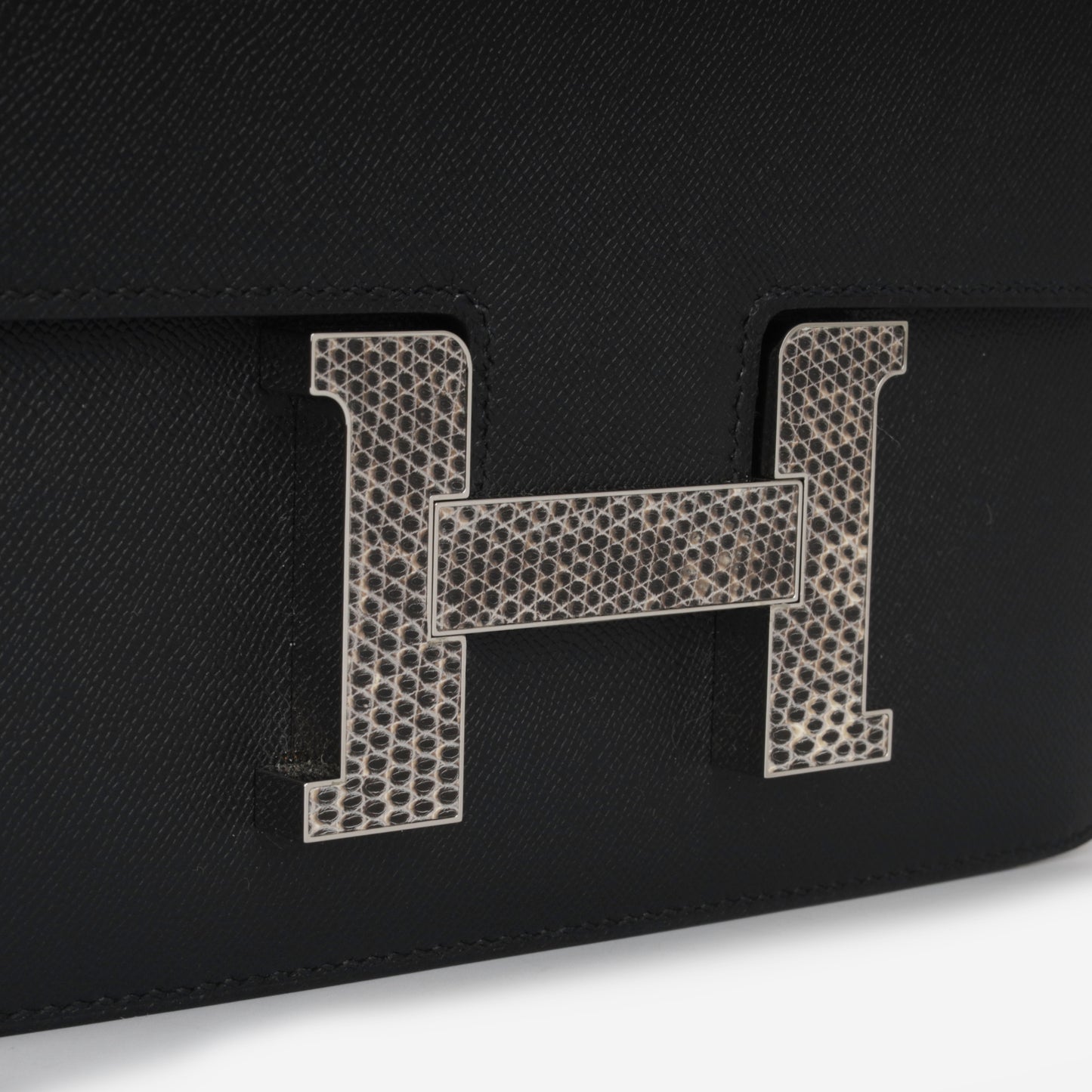 Constance 24 - Noir Madame