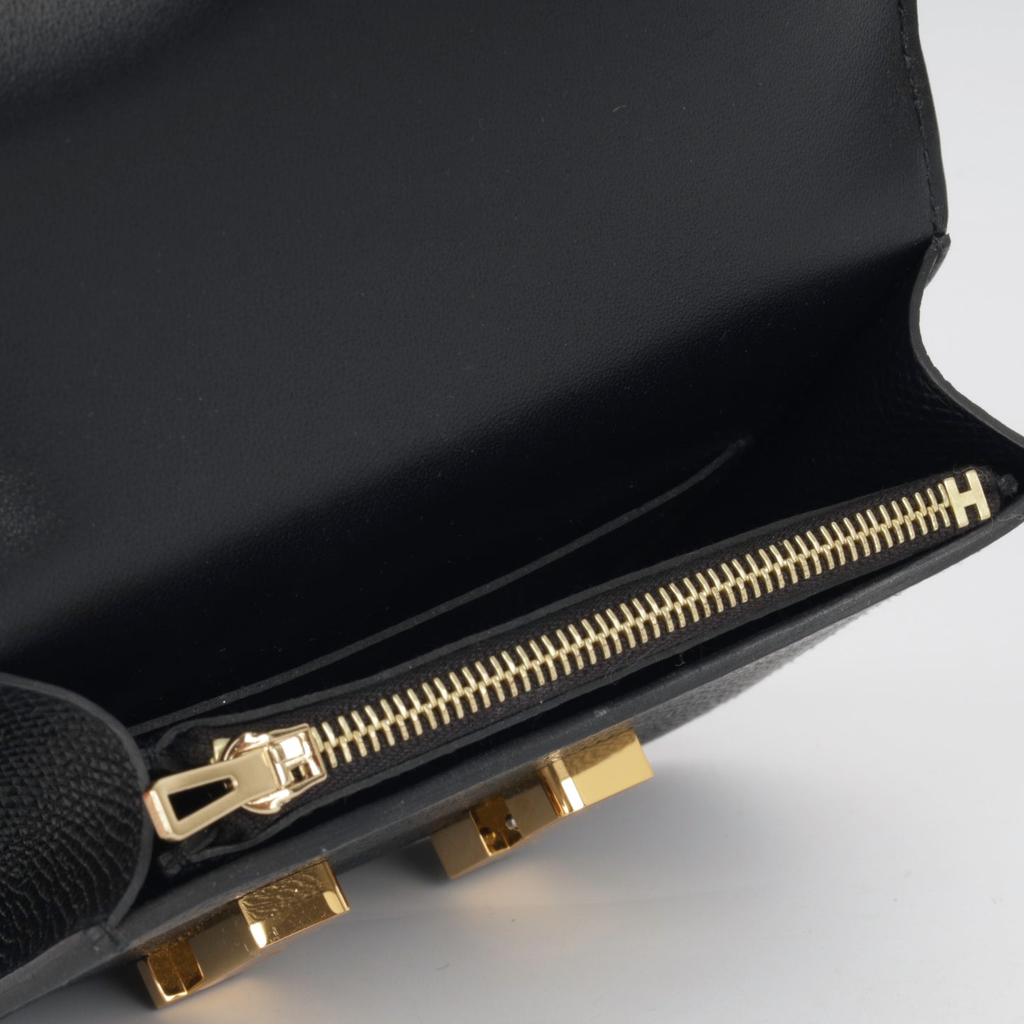 Constance Slim - Noir Epsom