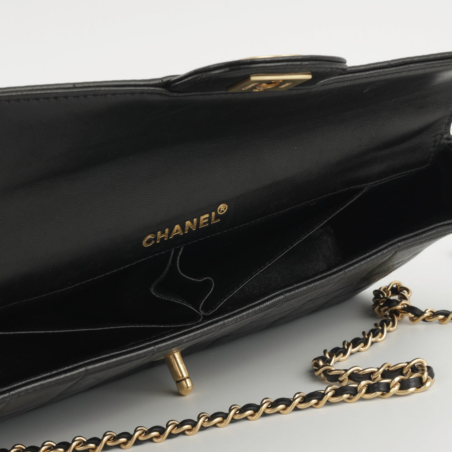 Vintage East-West Chocolate Bar