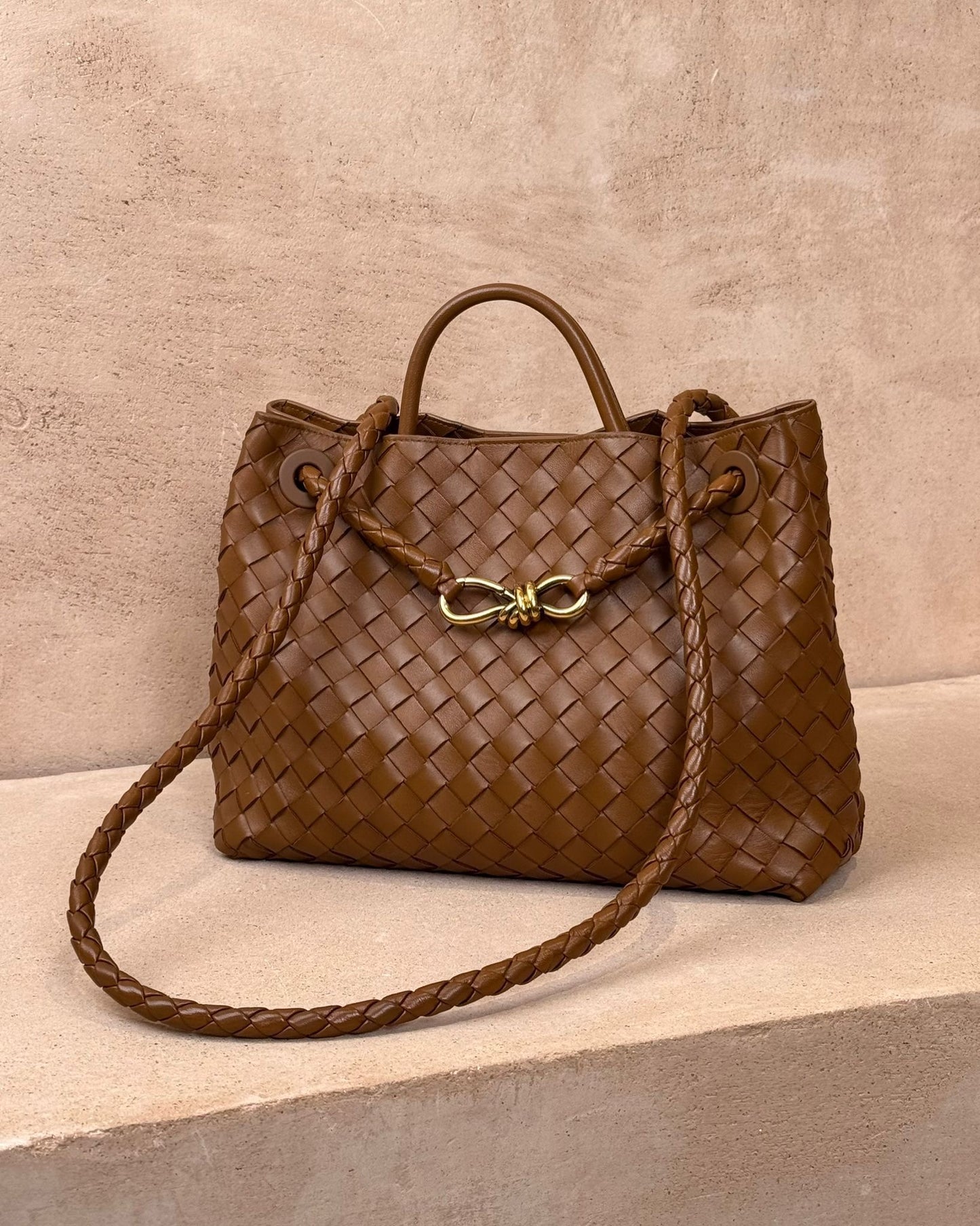Bottega Veneta Medium Andiamo - Amber Intrecciato | Gold Hardware
