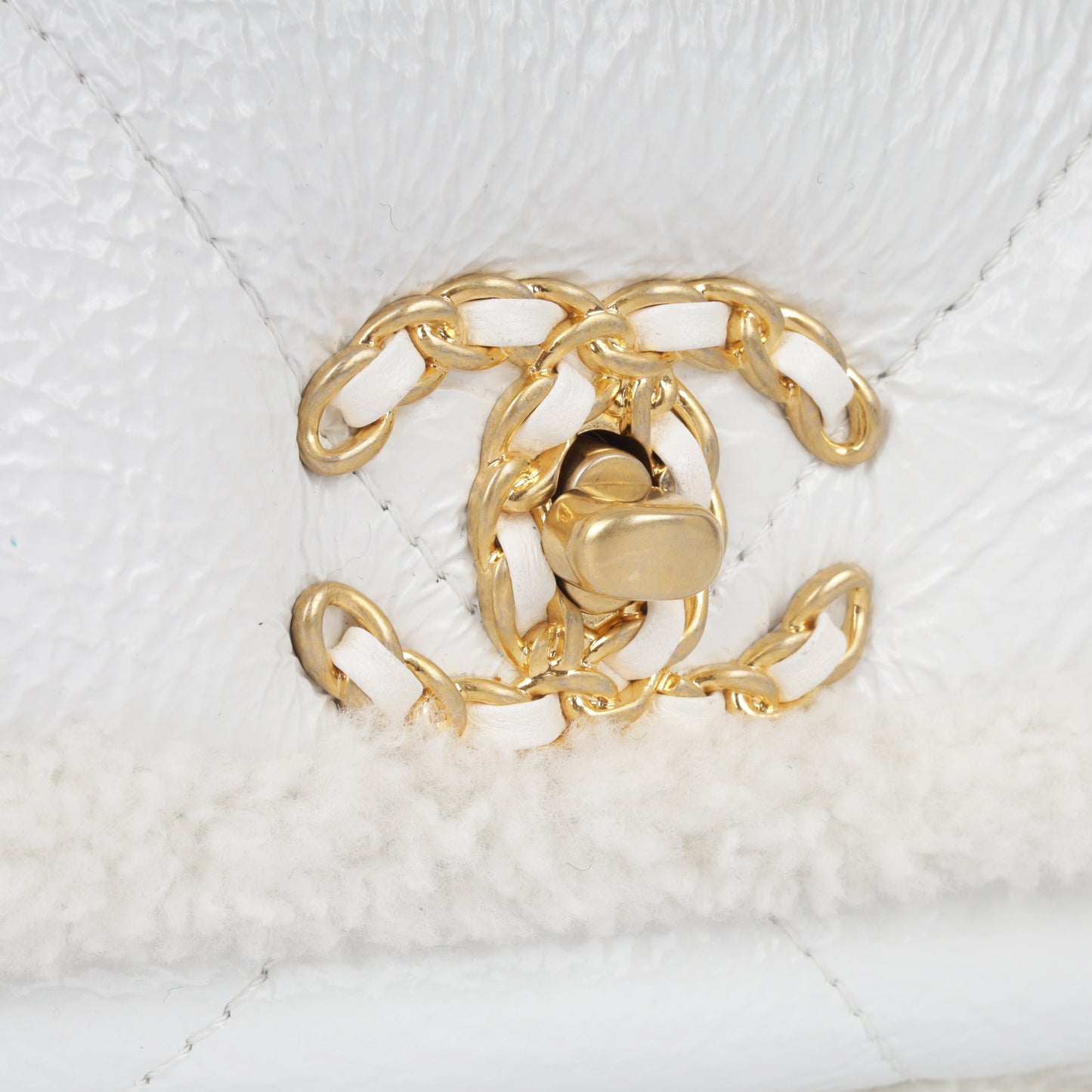 Chanel 19 - Shearling