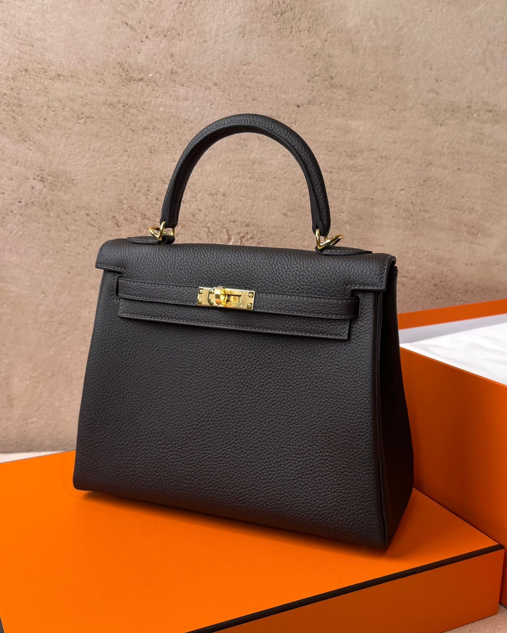 Hermès Kelly 25 - Bai Brun Togo | Gold Hardware - Bagista