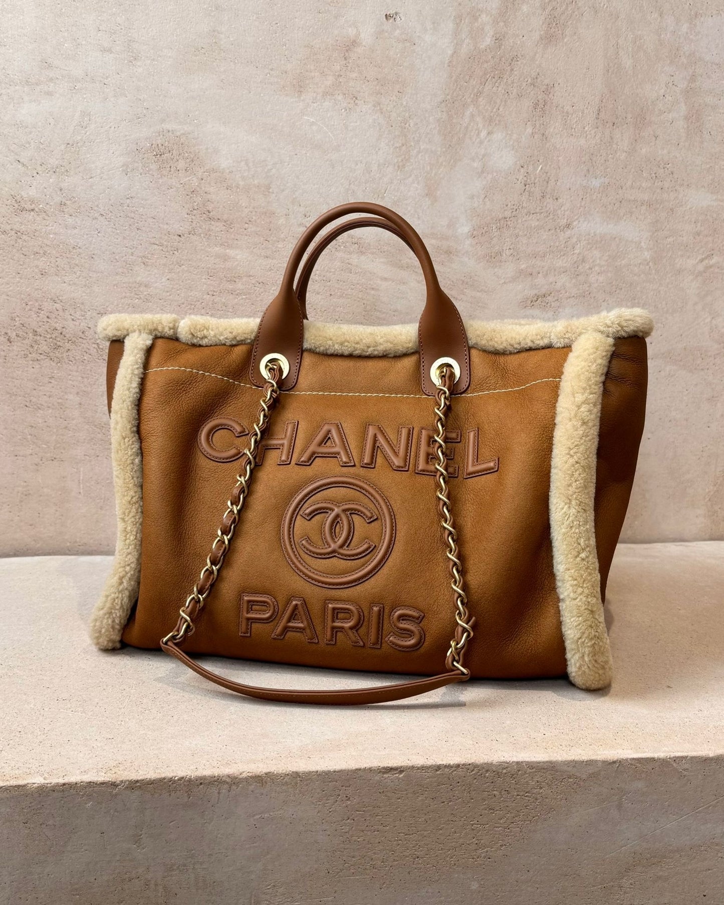 Chanel Fall-Winter 2024/25 Large Deauville - Tan Shearling | Gold Hardware