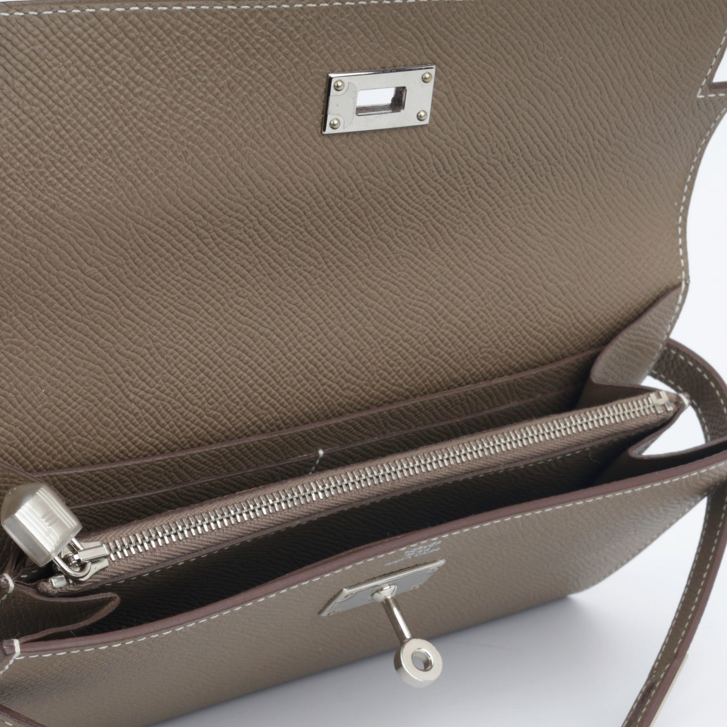 Kelly Classic Wallet - Etoupe Epsom