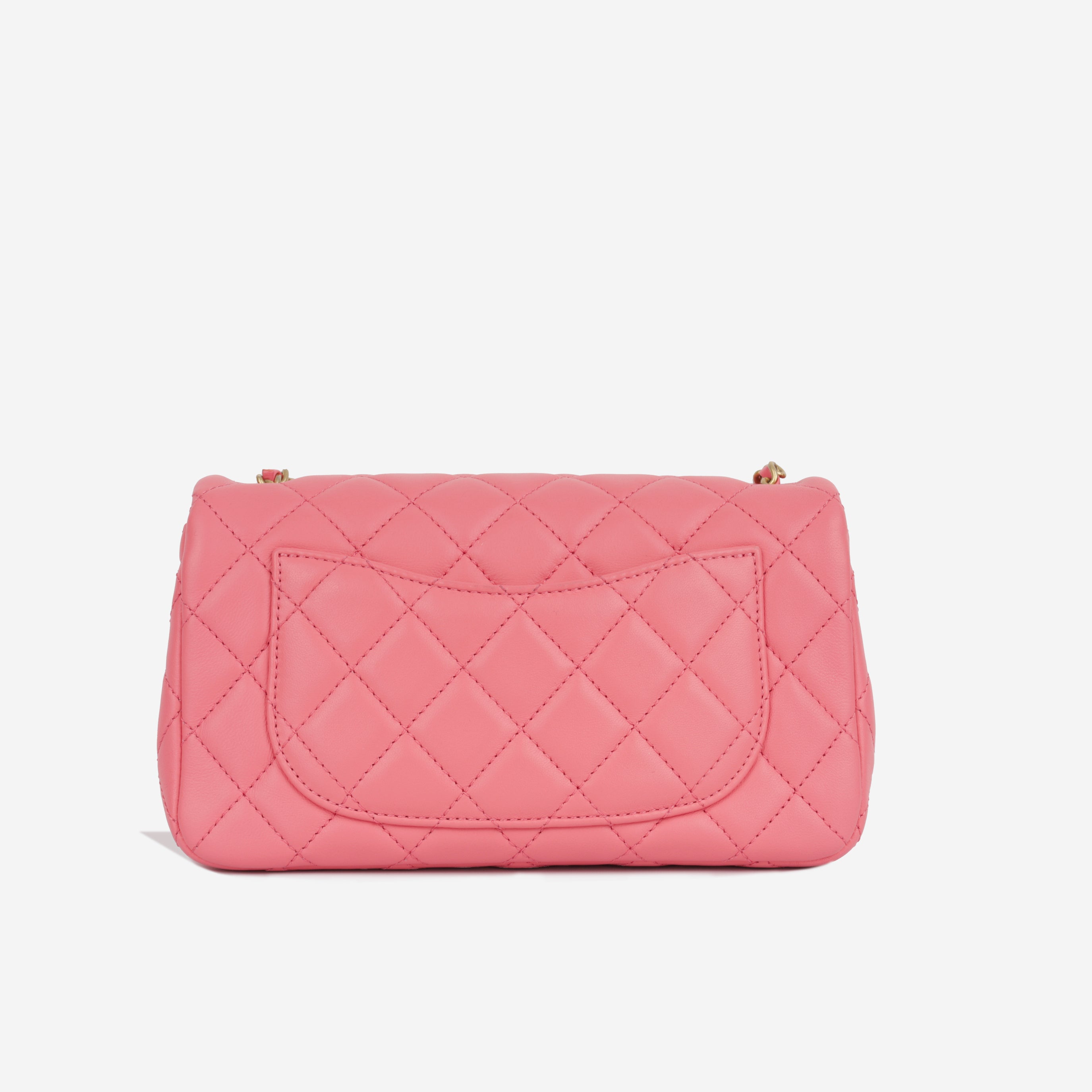 Chanel - Mini Pearl Crush Flap - Pink Lambskin - GHW – Bagista Chanel - Mini Pearl Crush Flap - Pink Lambskin - GHW – Bagista