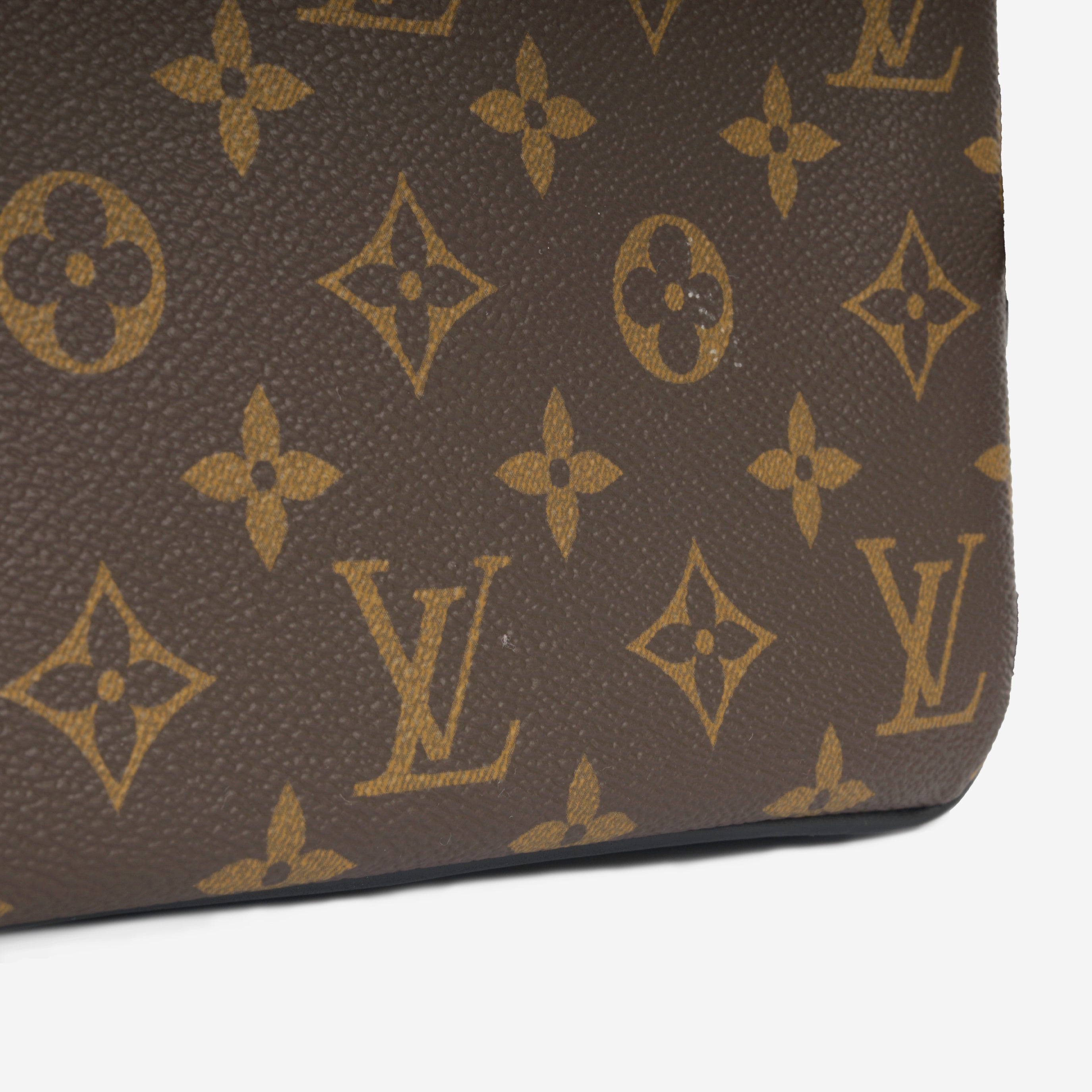 バッグ LOUIS VUITTON Zendaya's New Louis Vuitton Bag Is A Vintage Collector's Favourite