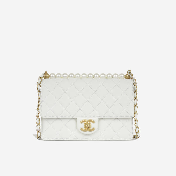 Medium Chic Pearl Flap