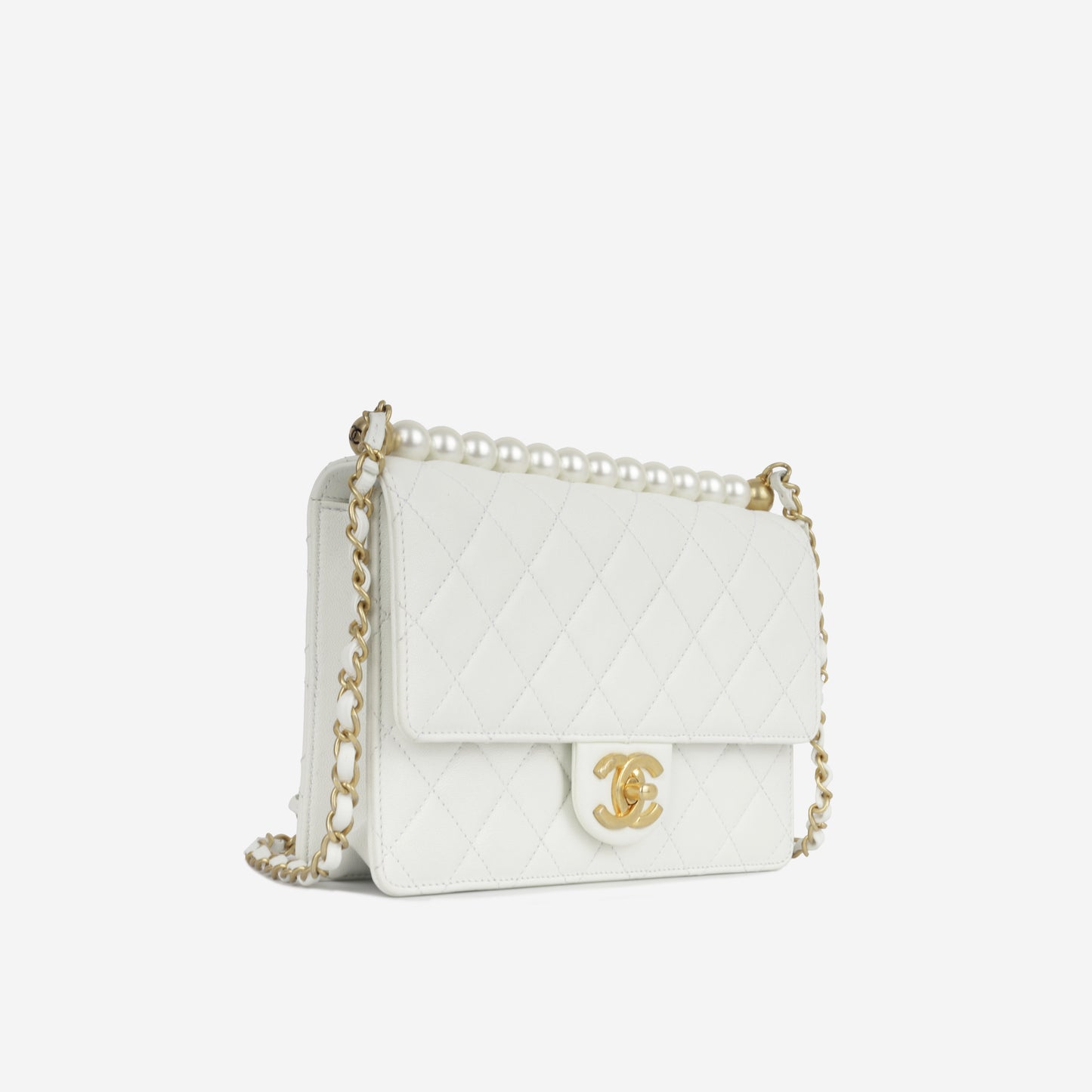 Medium Chic Pearl Flap