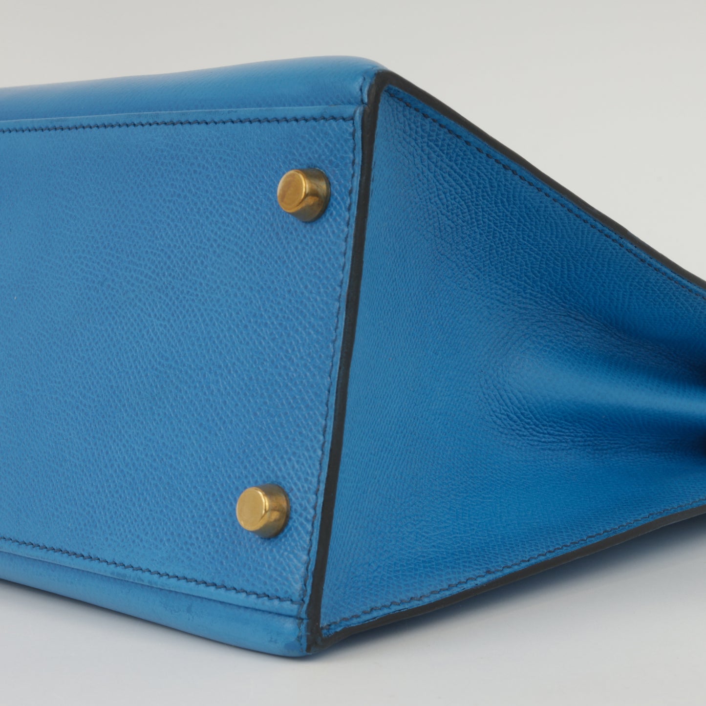 Hermès Vintage Kelly 28 - Bleu De France Courchevel | Gold Hardware