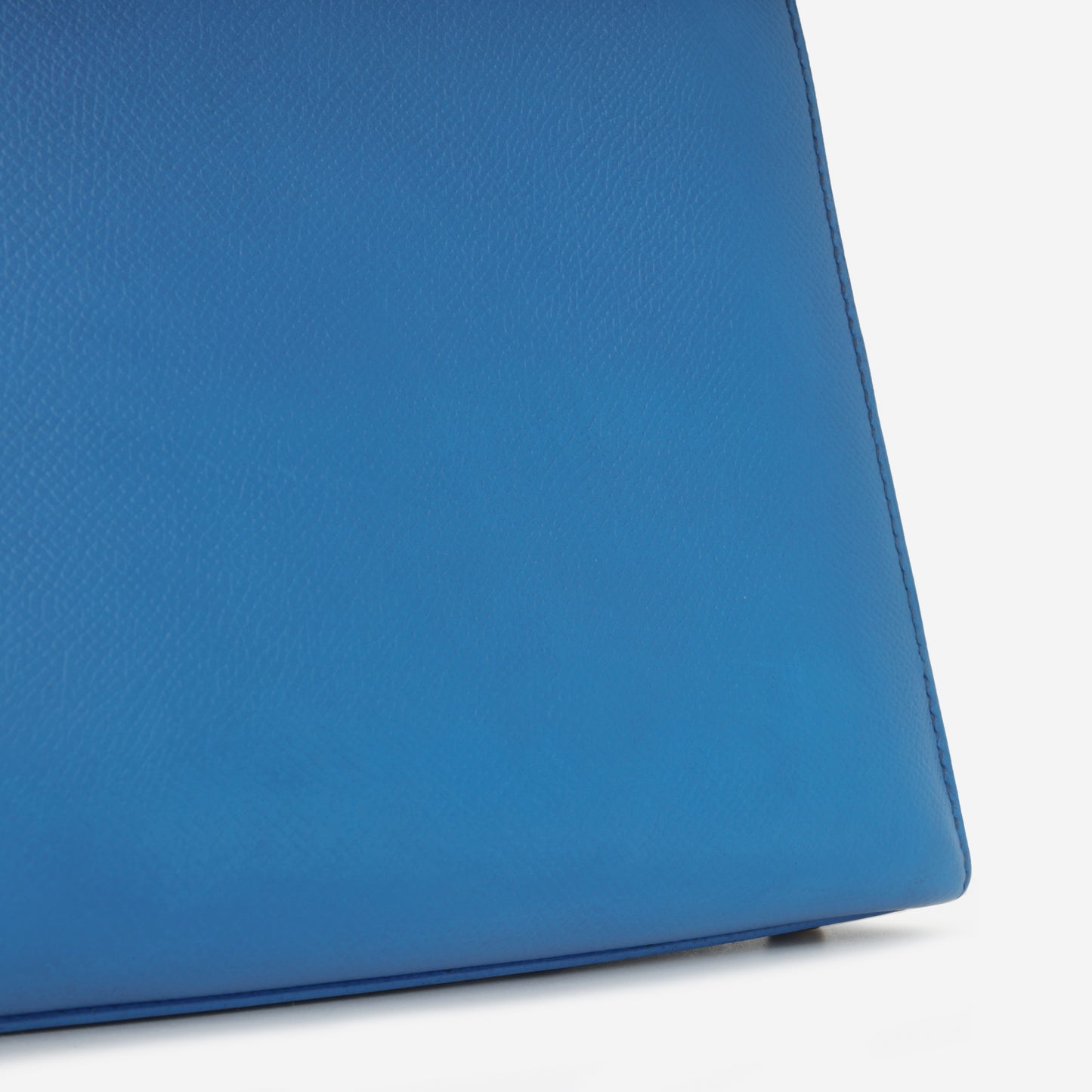 Hermès Vintage Kelly 28 - Bleu De France Courchevel | Gold Hardware