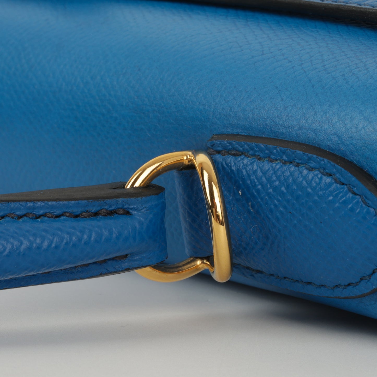 Hermès Vintage Kelly 28 - Bleu De France Courchevel | Gold Hardware