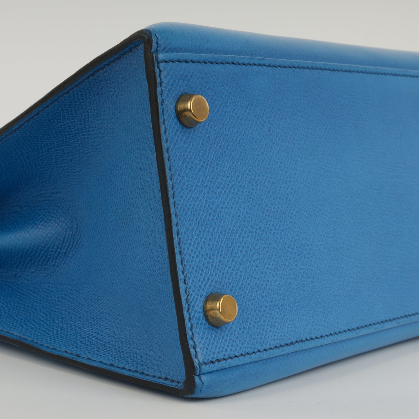 Hermès Vintage Kelly 28 - Bleu De France Courchevel | Gold Hardware