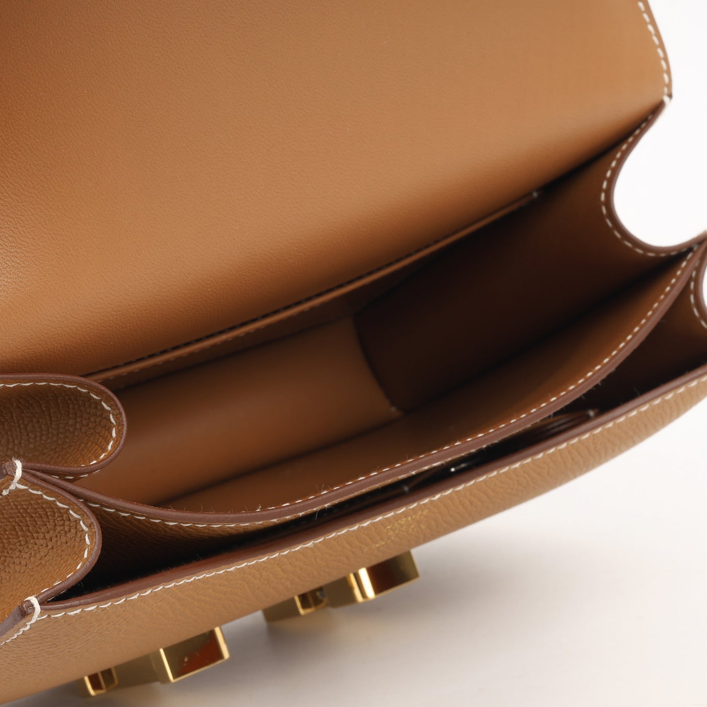 Constance 18 - Gold Epsom