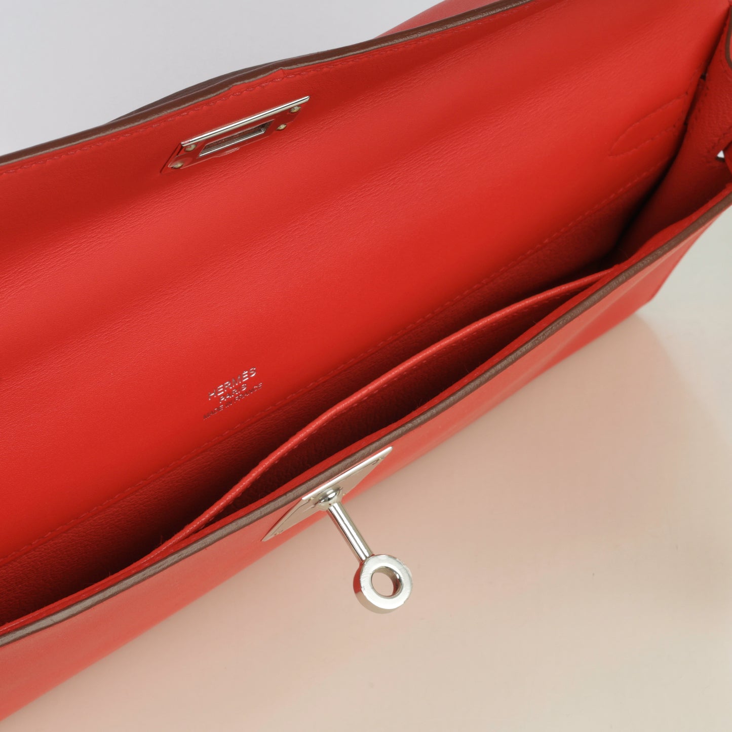 Kelly Cut Clutch - Rouge Vif