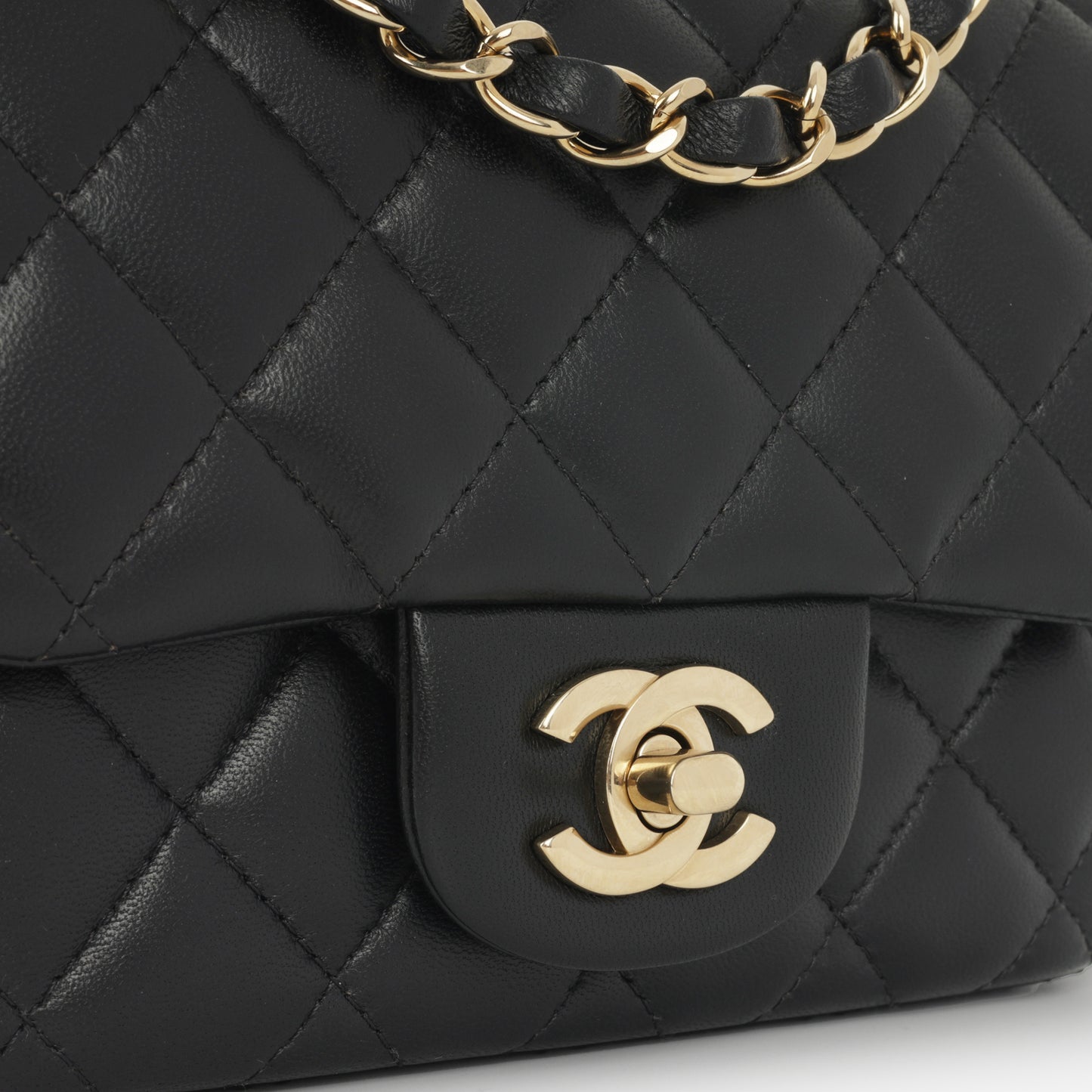 Mini Square Classic Flap