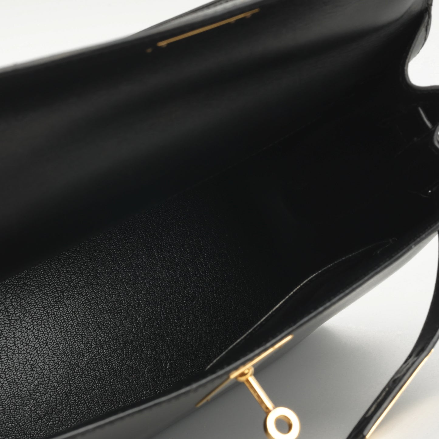 Hermès Vintage Kelly 28 - Black Box Calf | Gold Hardware