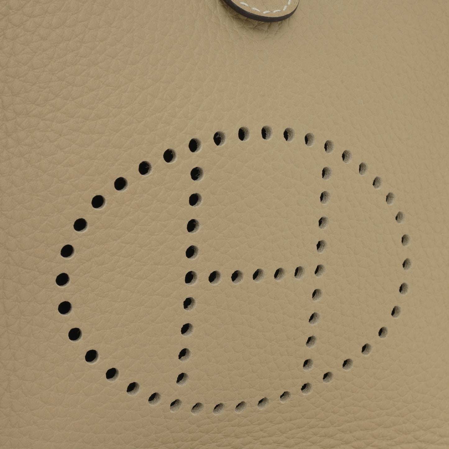 Hermès Mini Evelyne 16 - Trench Clemence | Gold Hardware