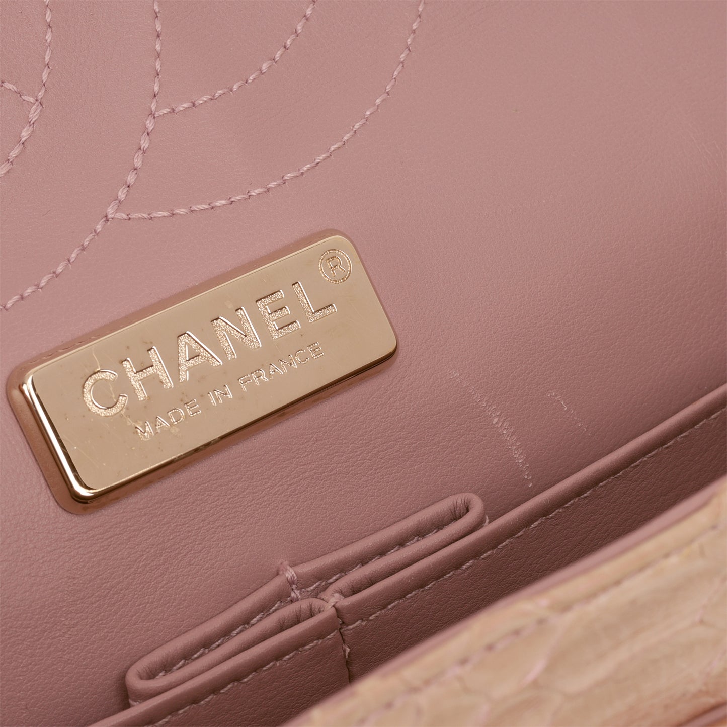 Chanel Classic Jumbo Double Flap - Iridescent Pink Pyhton | Champagne Gold Hardware
