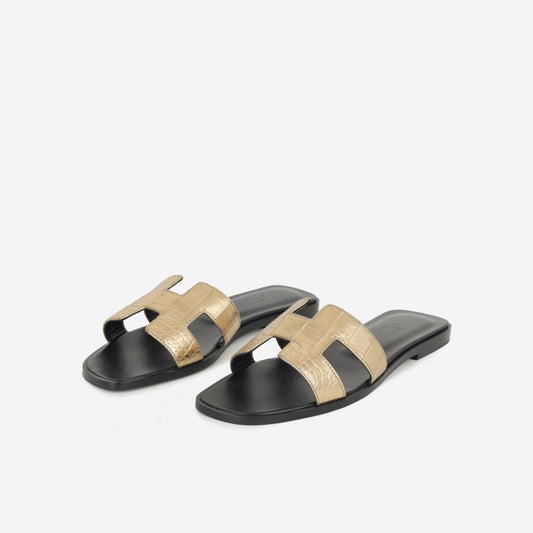 Hermès Oran Sandals - Dore Fonce Alligator Mississipiensis / Noir Swift