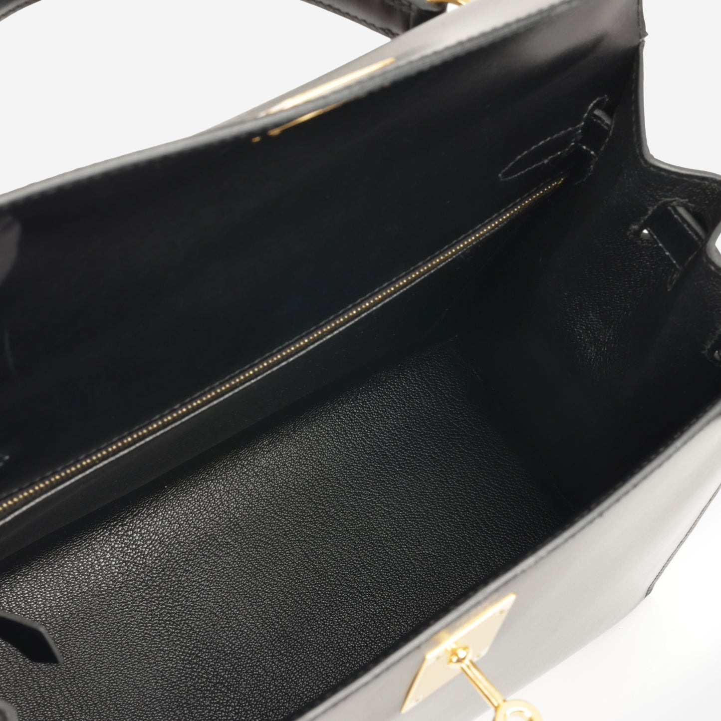 Hermès Kelly 28 - Noir Box Calf | Gold Hardware