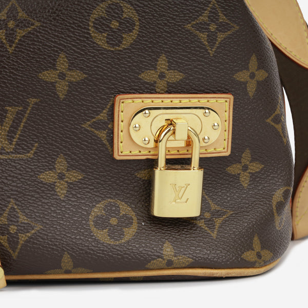 Louis Vuitton Red Monogram Leather Empreinte Pochette Metis Crossbody Bag  41lk78