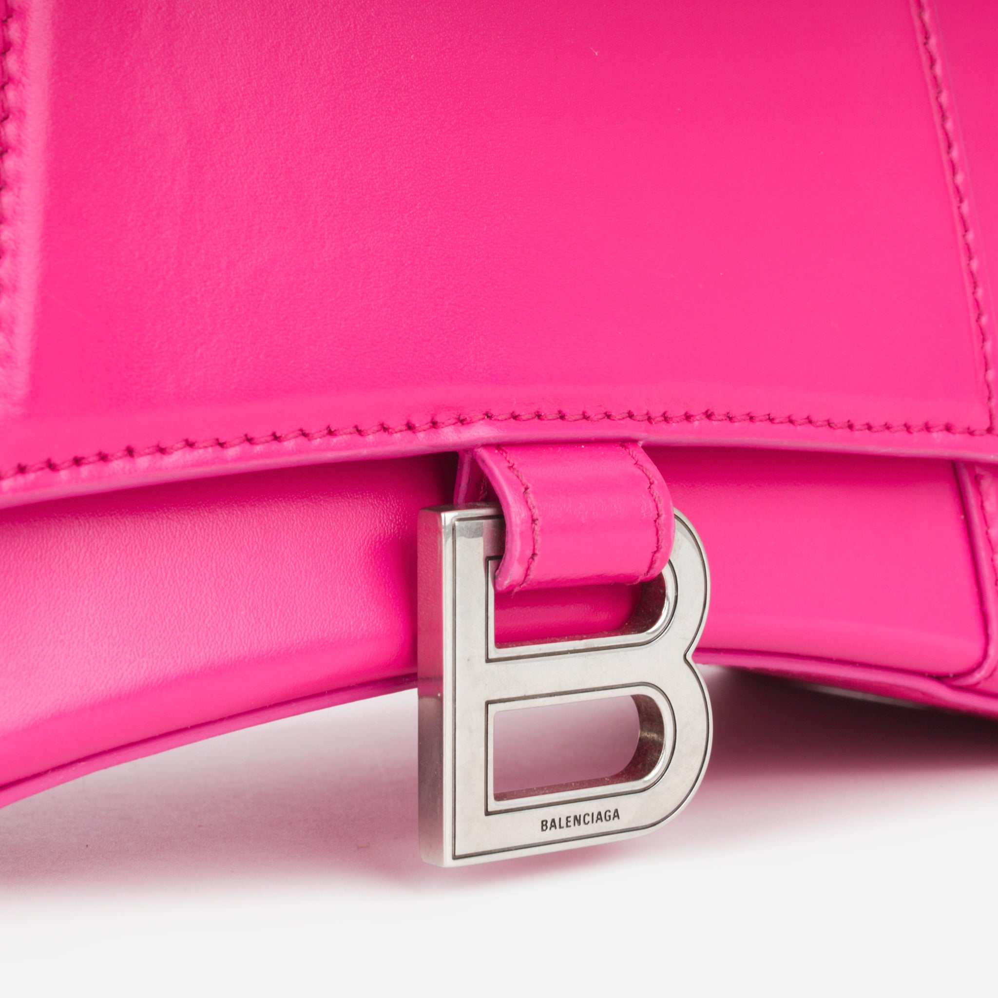 Balenciaga 2025 pink clutch