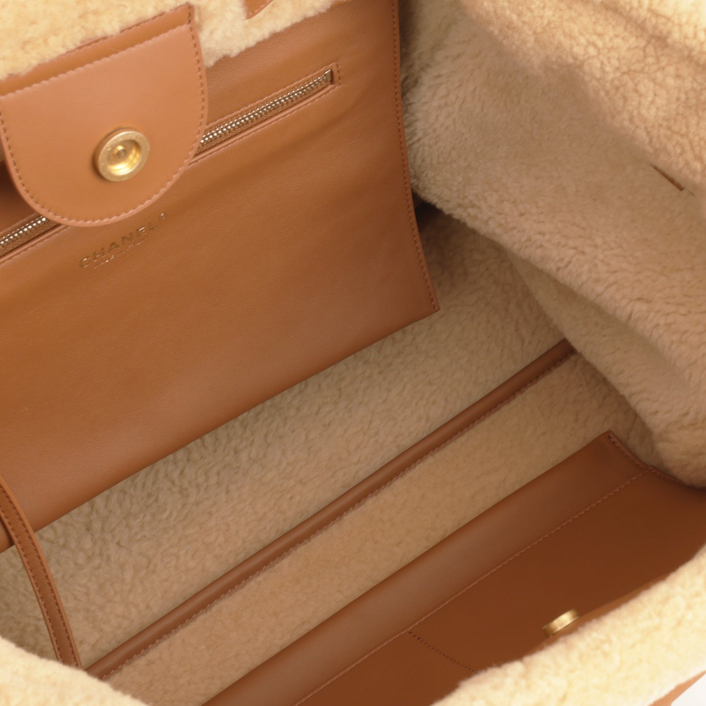 Chanel Fall-Winter 2024/25 Large Deauville - Tan Shearling | Gold Hardware