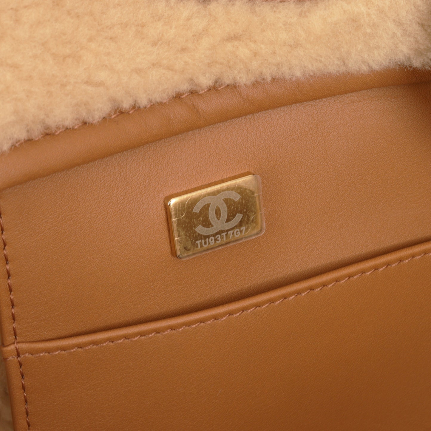 Chanel Fall-Winter 2024/25 Large Deauville - Tan Shearling | Gold Hardware