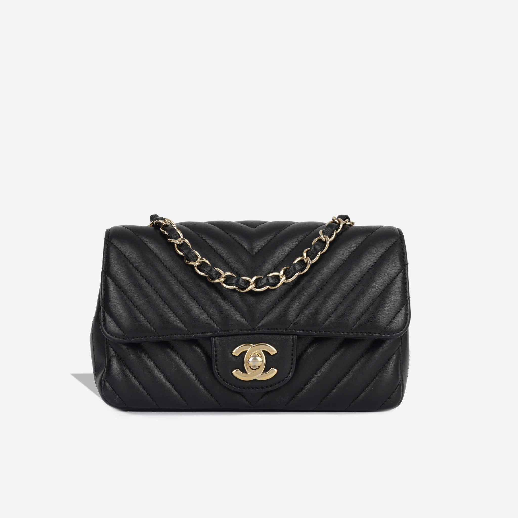 Chanel Chevron Classic Flap Bag Medium Lambskin Leather –, 40% OFF