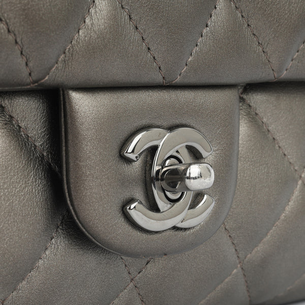 Timeless Clutch with Chain - Graphite