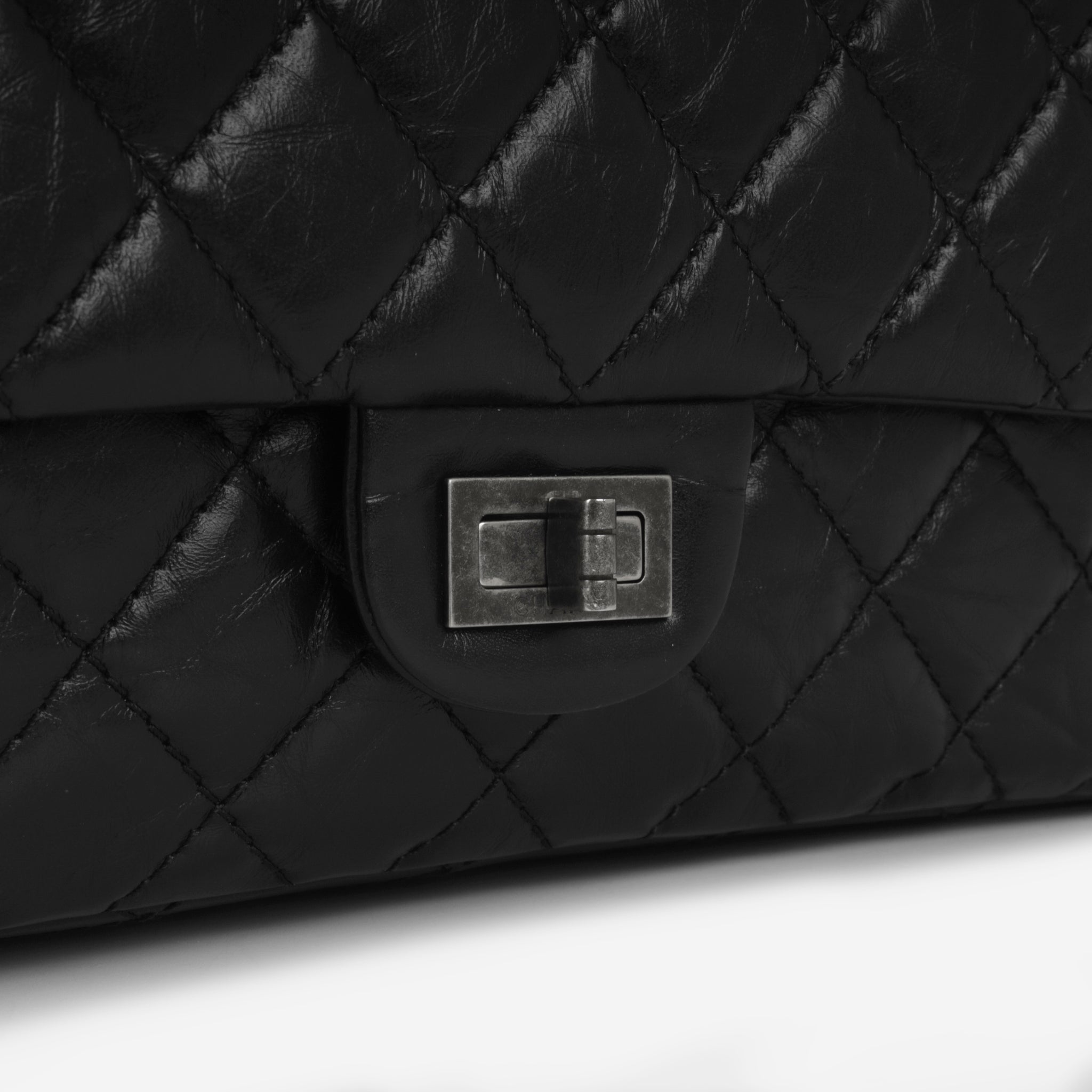 Chanel - 2.55 Reissue Flap Bag - 226 - Black Aged Calfskin RHW