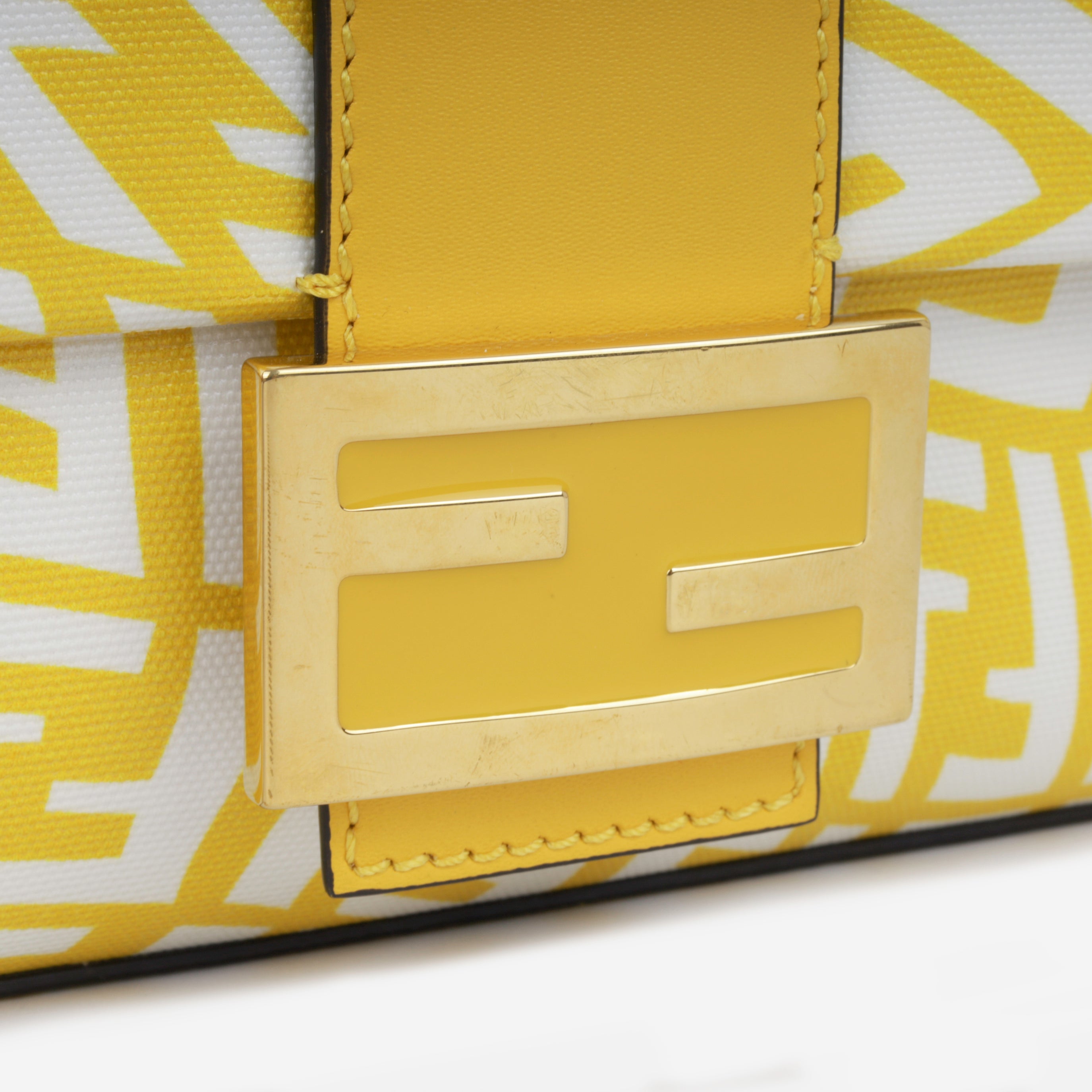 SOR3236-FENDI-MEDIUMBAGUETTE-