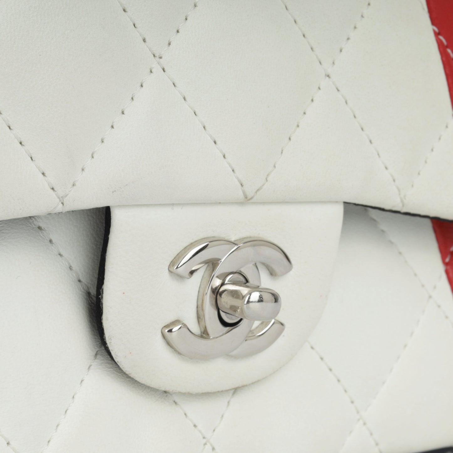 Medium Classic Flap Bag