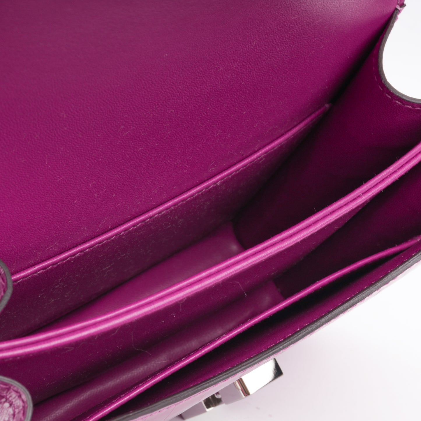 Constance 18 - Rose Pourpre Shiny Alligator