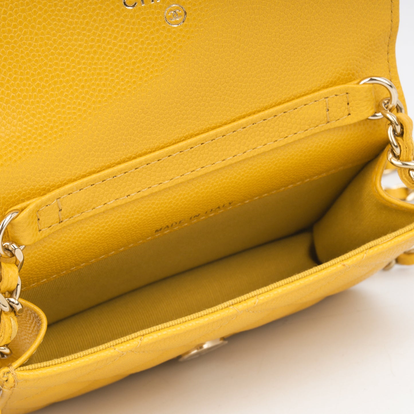 Cardholder on Chain - Mustard Caviar