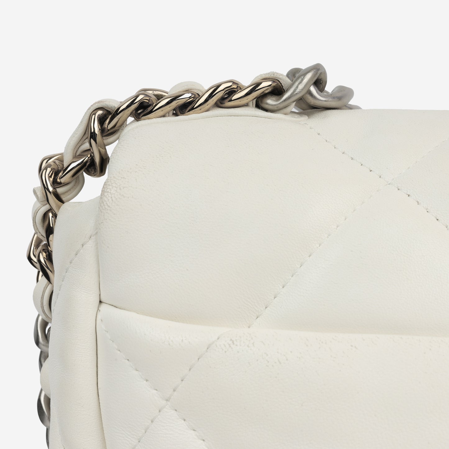 Chanel 19 - Small White