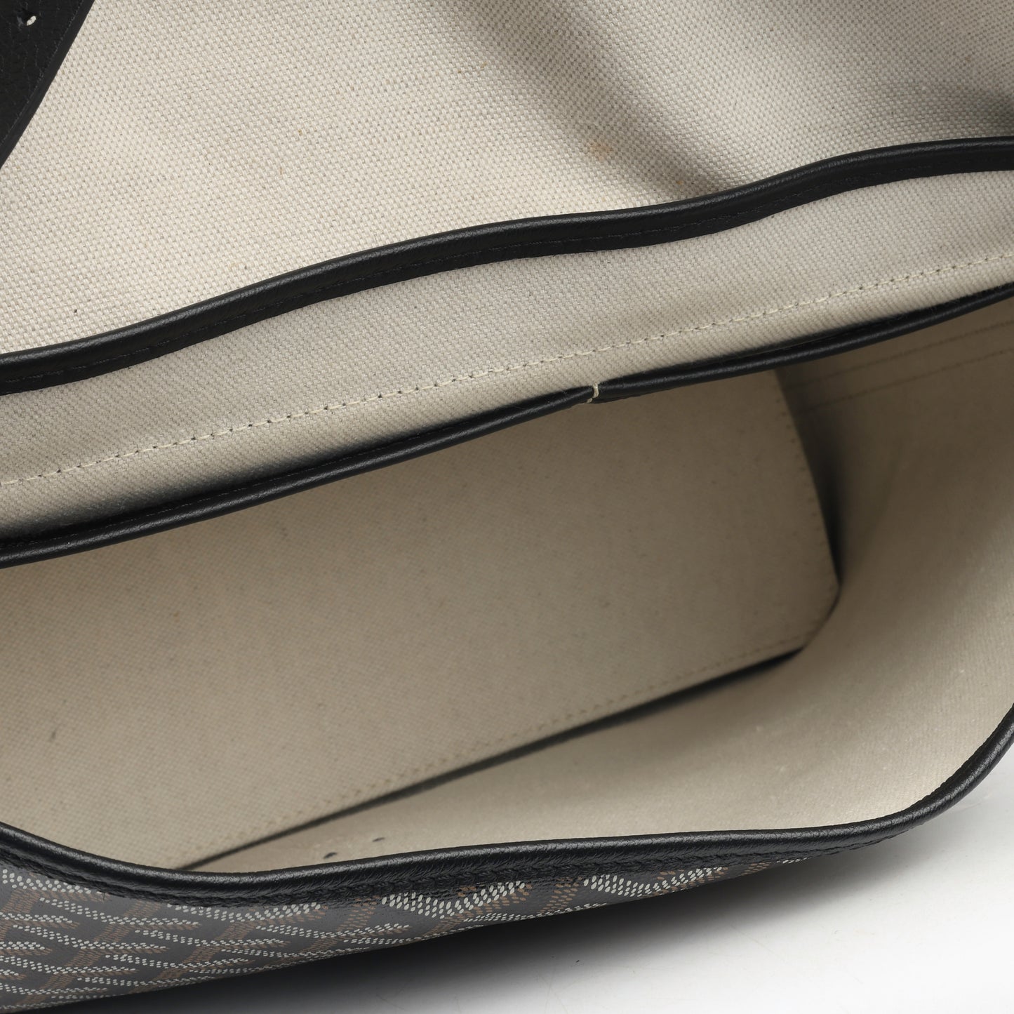 Capetien MM Messenger Bag