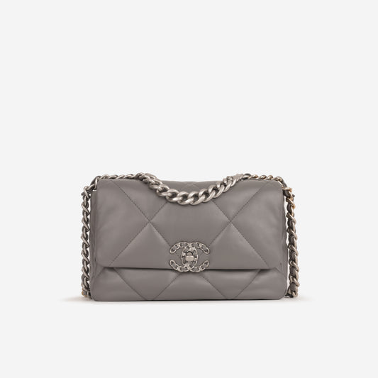 Chanel 19 - Small