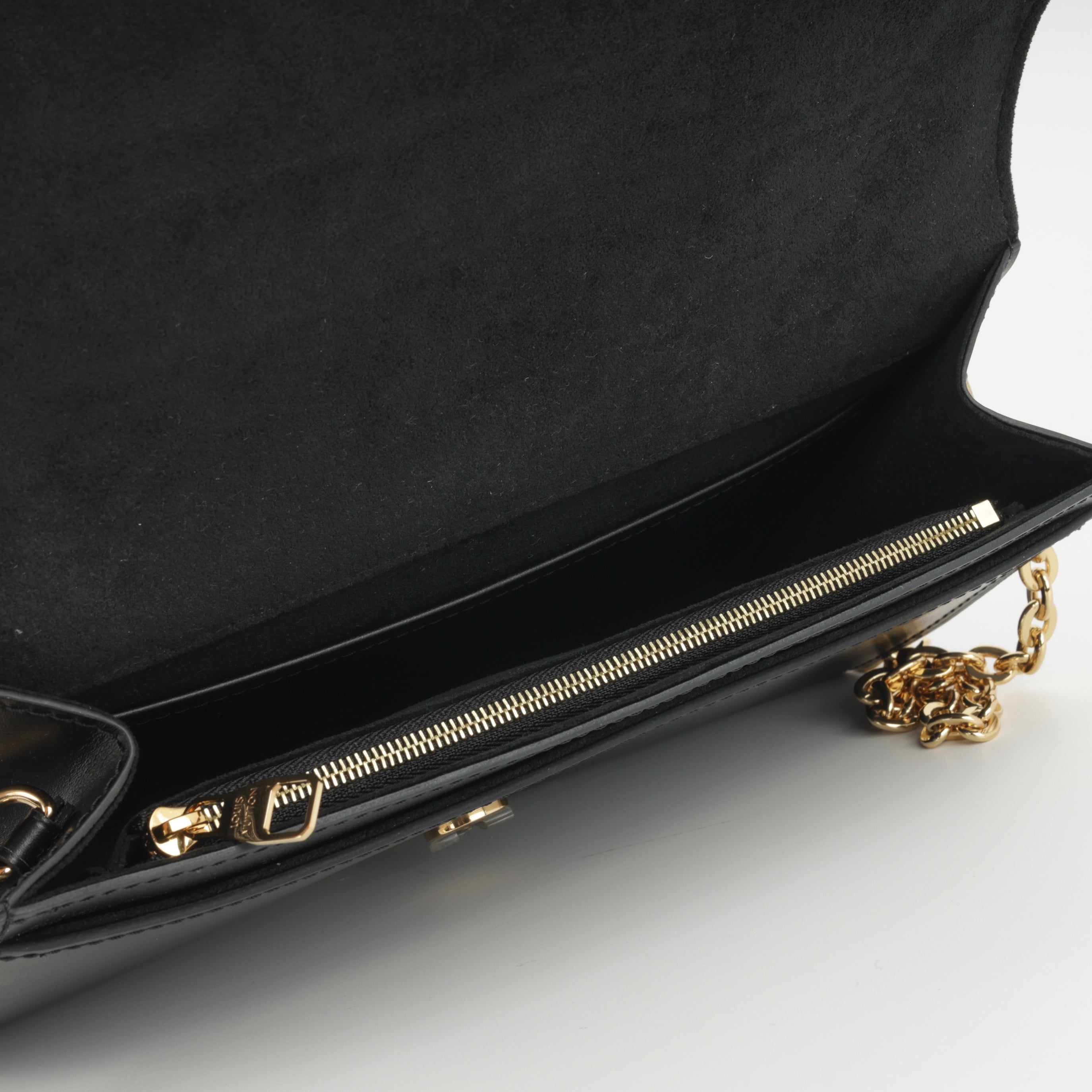Louis Vuitton - Chain Louise Clutch - Black Calfskin GHW - Pre