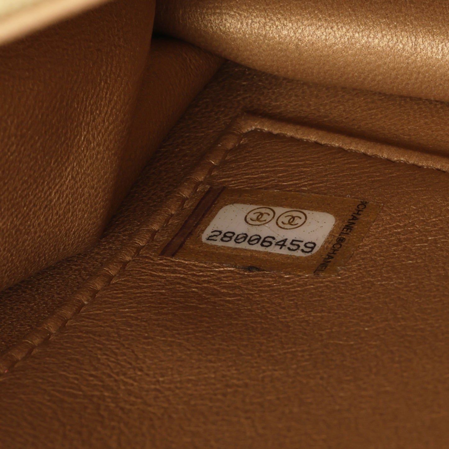 Medium Chic Pearl Flap