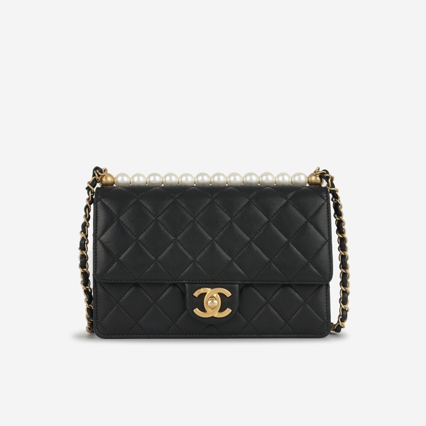 Medium Chic Pearl Flap