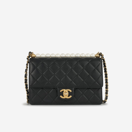 Medium Chic Pearl Flap
