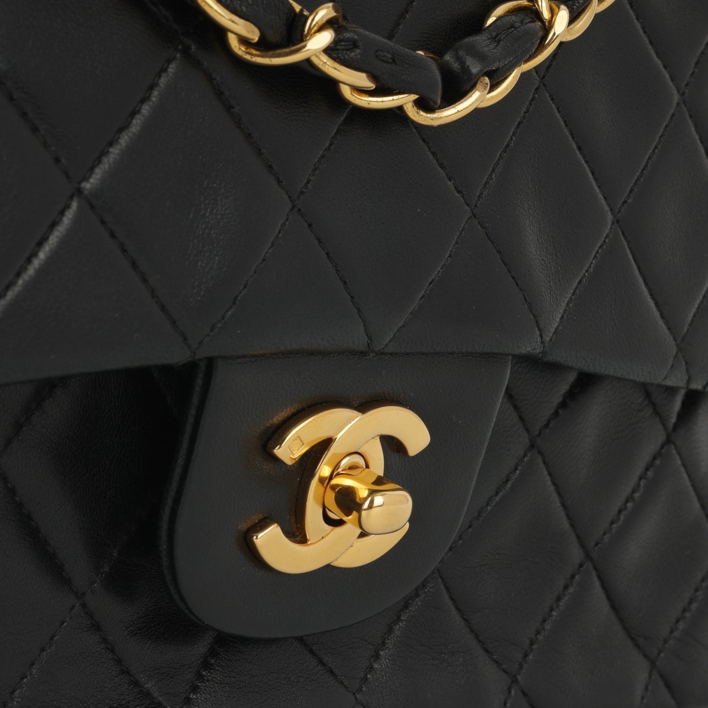 Vintage Medium Classic Flap