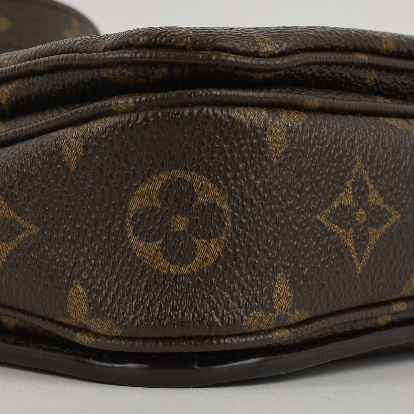 Louis Vuitton Pochette Métis