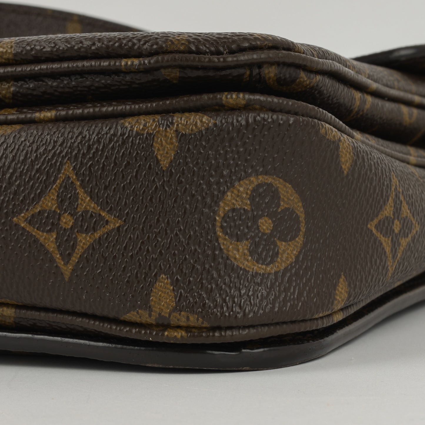 Louis Vuitton Pochette Métis