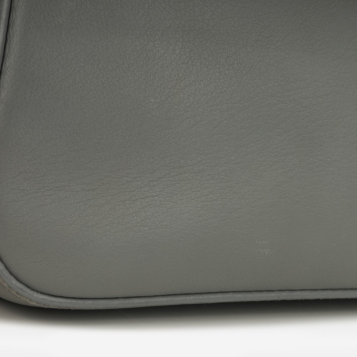 Fendi Medium Baguette Grey Lambskin | Gold Hardware