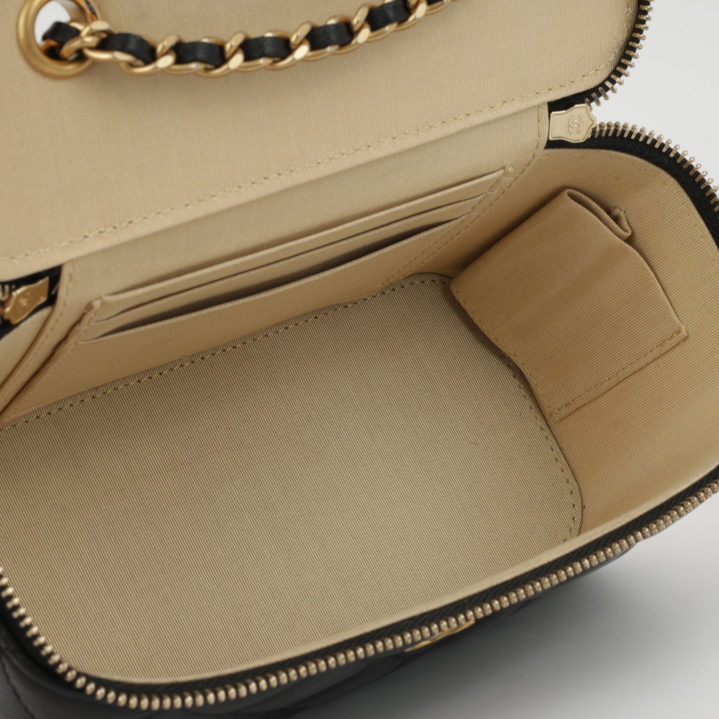 Small Vanity on Chain Pearl Crush - Black Lambskin | Antique Gold Hardware